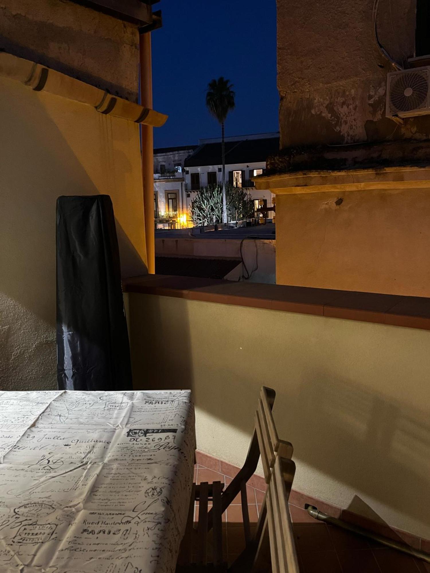 Maquedino Holiday Home & Terrace - Cozy Central Loft Palermo Exteriér fotografie